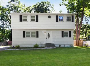 49 N Swezeytown Rd, Middle Island, NY 11953