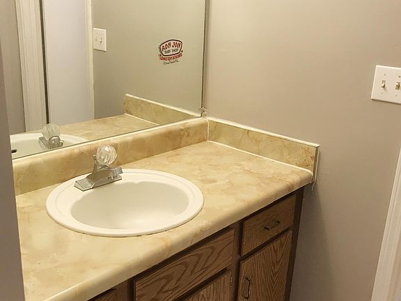 5th image of 84 Sandalwood Cir