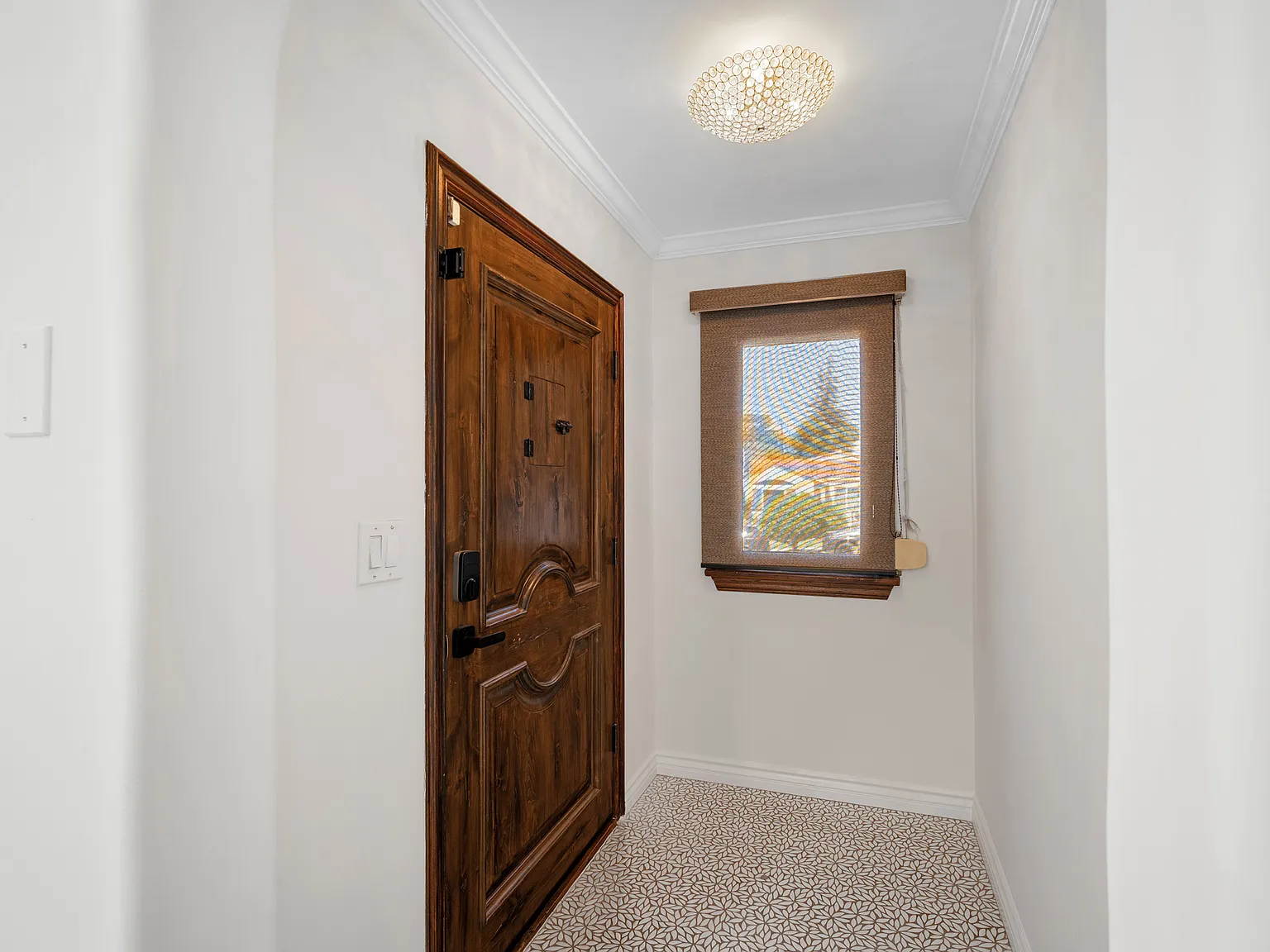 3 bed, 2318 sqft, $7,000 — Photo 2