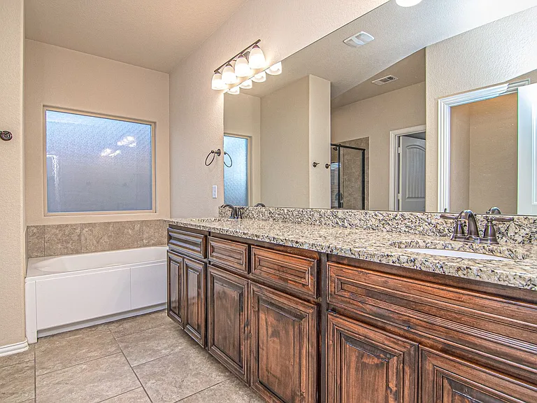 6612 Colony Rd — Photo 9