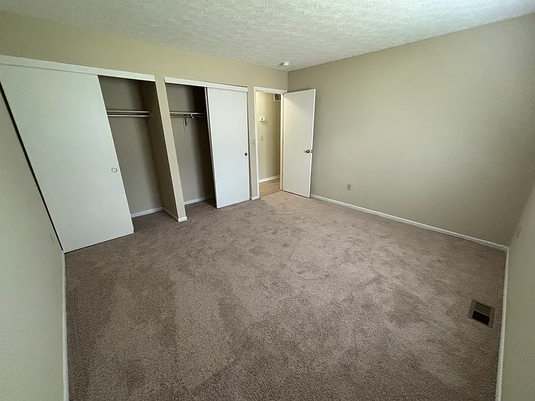 1880 Stoneview Ct — Photo 16