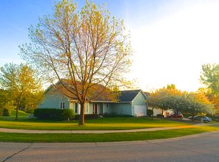 2657 Shadow Ln, Chaska, MN 55318