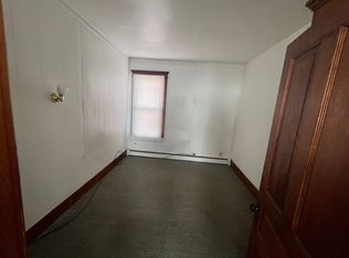 20 Bunn St APT 2, Amsterdam, NY 12010