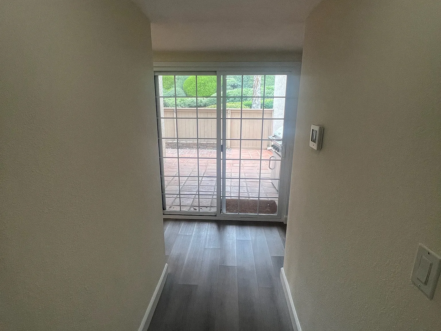 2 bed, 958 sqft, $3,100 — Photo 3