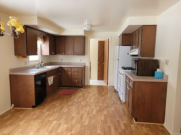 4th image of 28655 Fredrick Dr