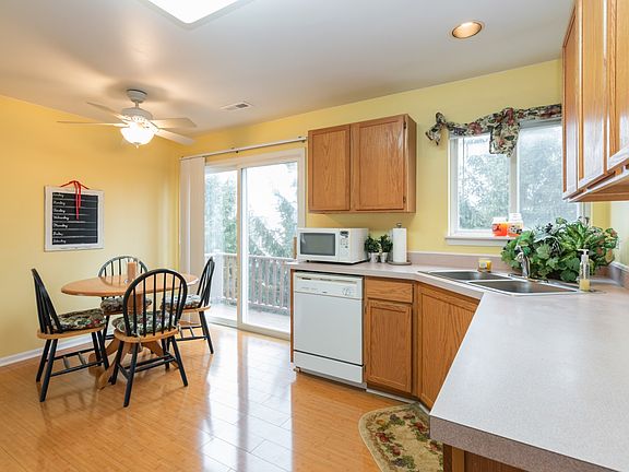 Kitchen with Breakfast Area