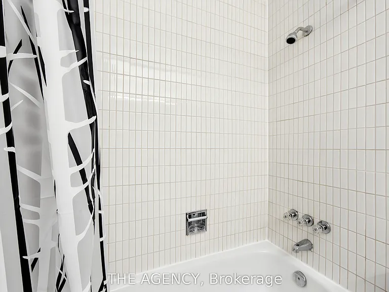 2350 Dundas St W #2511A — Photo 17