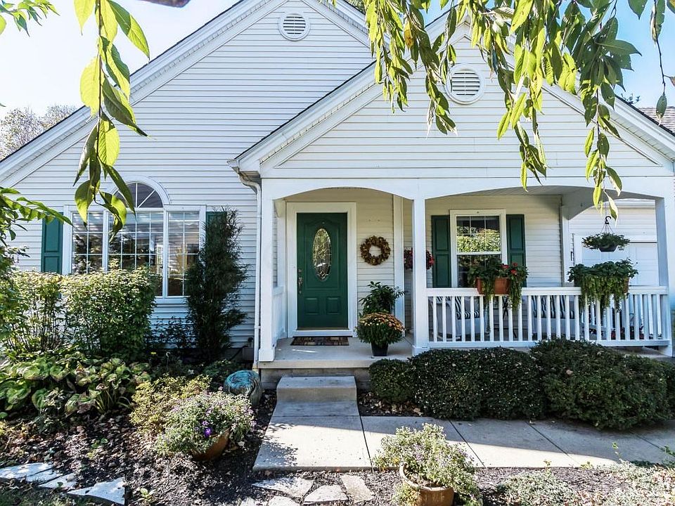 1st image of 451 Buckstone Pl