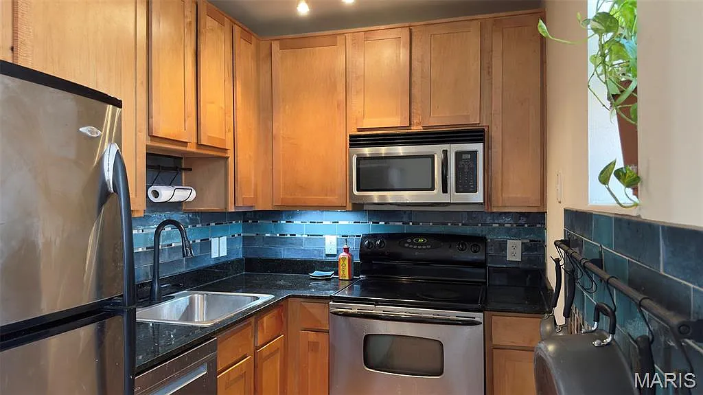 2 bed, 1.0 bath, 840 sqft, $1,450 — Photo 4