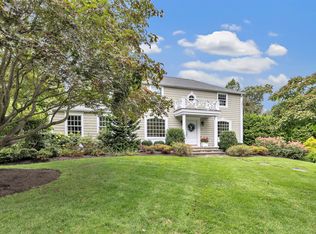 120 Parkwood Rd, Fairfield, CT 06824