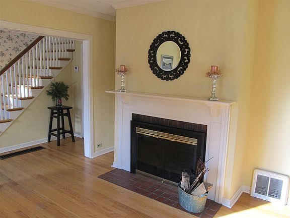 2nd image of 5 Cunningham Ave