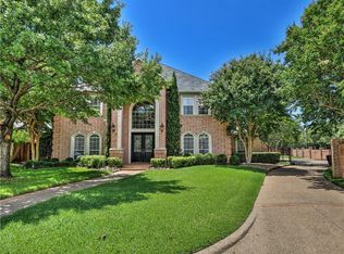 5800 Archbishop Ct, Arlington, TX 76017