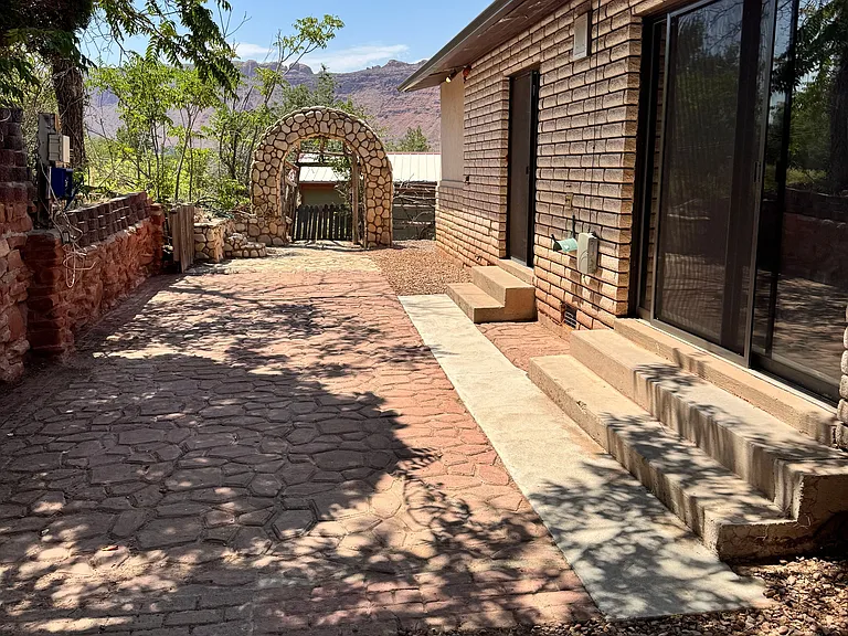240 N 300 E — Photo 16