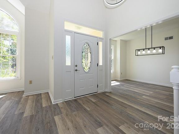 3rd image of 7630 Blythwood Ln