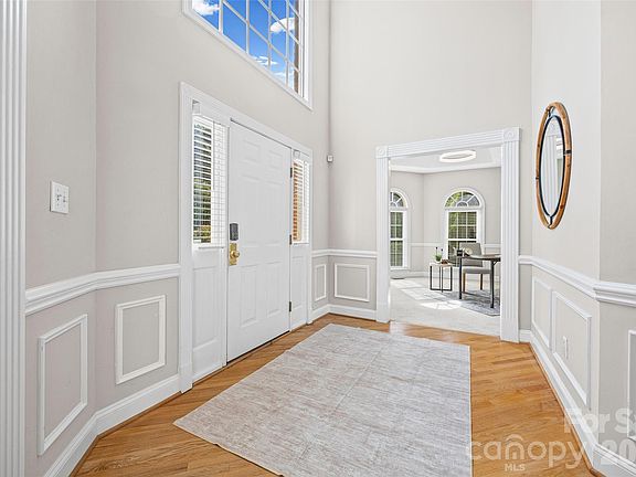 5th image of 6917 Riesman Ln