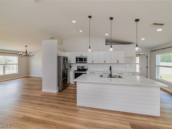 3rd image of 1001 NW 15th Pl