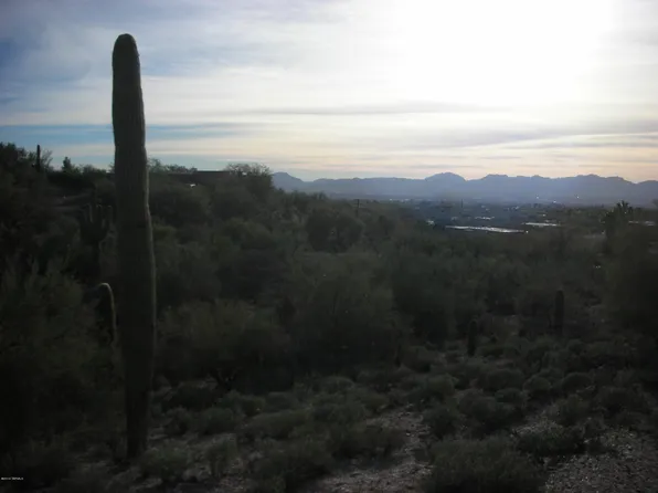 6961 N Ozona Dr, Tucson, AZ 85718
