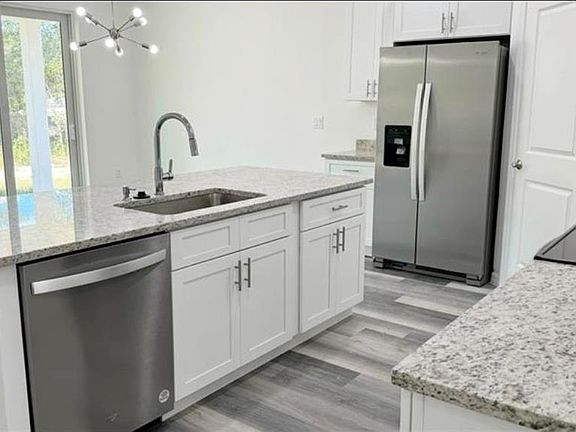 5th image of 2951 W Yorkshire Pl