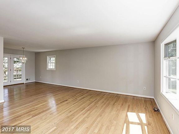 4th image of 8637 Woodward Ave