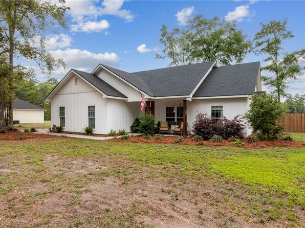 150 McQueen St, Folkston, GA 31537