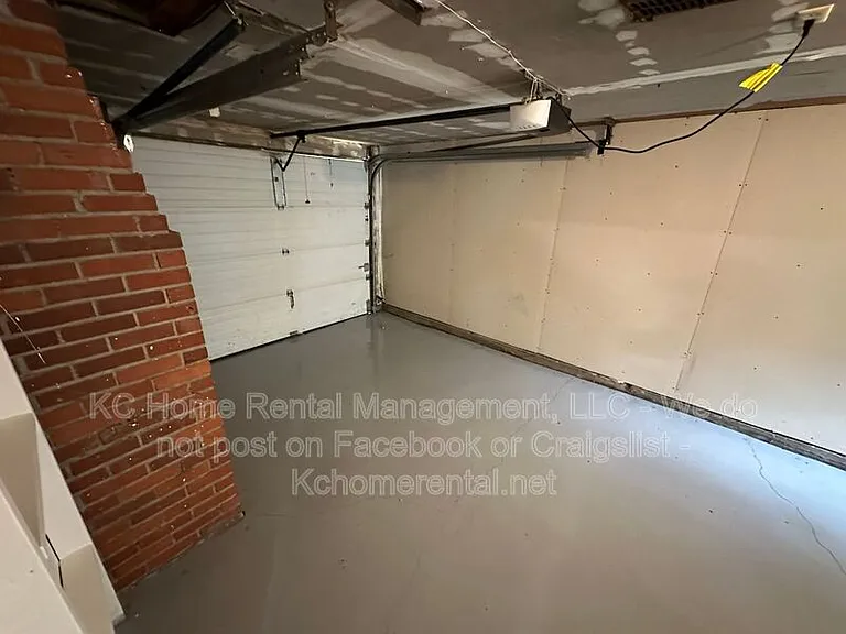 127 W 85th St — Photo 31