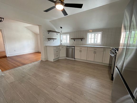 3rd image of 502 Warren St #C