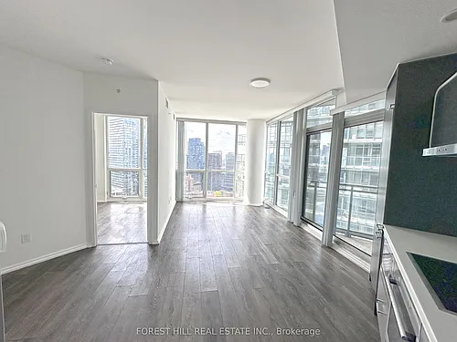 45 Charles St E #3302 Photo 1