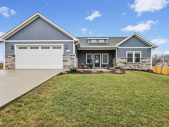 3rd image of 542 E Lucy Ln