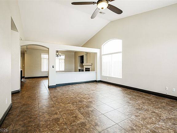 4th image of 1667 Tangerine Rose Dr
