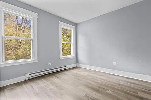 5th image of 33 Albert Pl #3