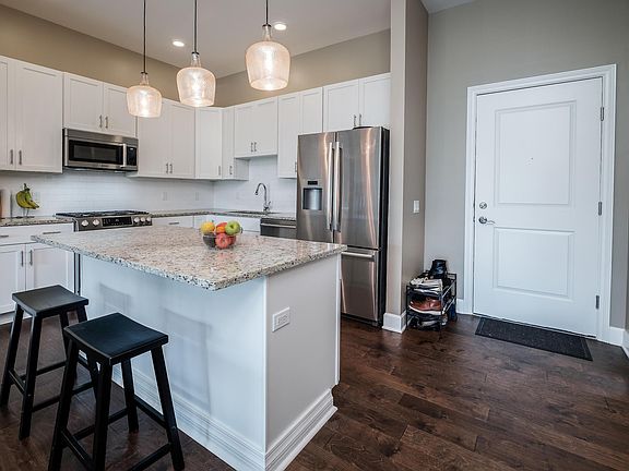 4th image of 828 Bobcat Ave #306