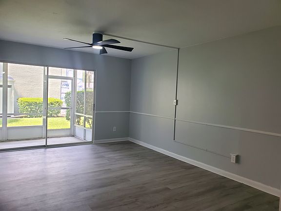 2nd image of 600 SW Bahia Cir #A