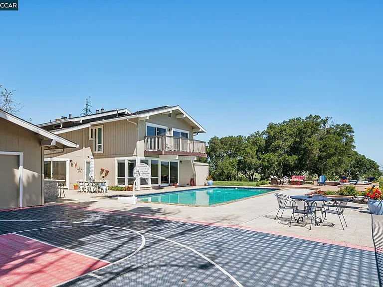 1933 Joseph Dr — Photo 99