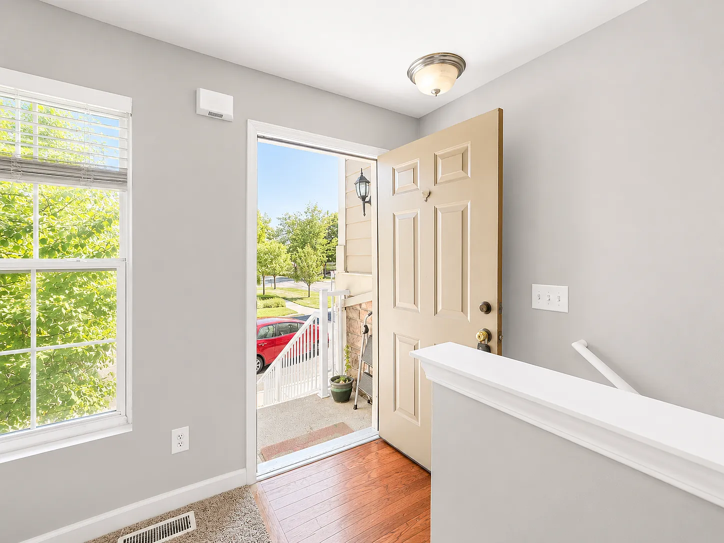 2 bed, 1216 sqft, $1,900 — Photo 4
