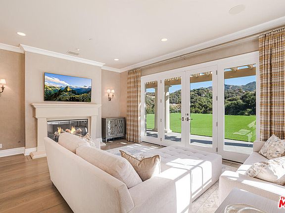 5th image of 3063 W Stafford Rd