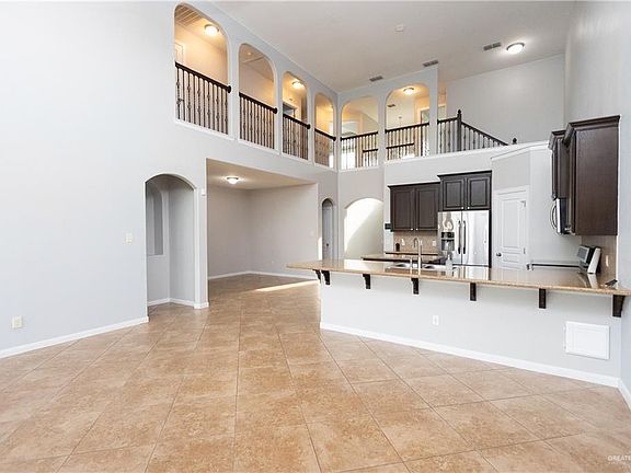 2nd image of 3918 Revilla St