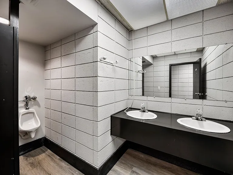 310 N Michigan St #200 — Photo 14
