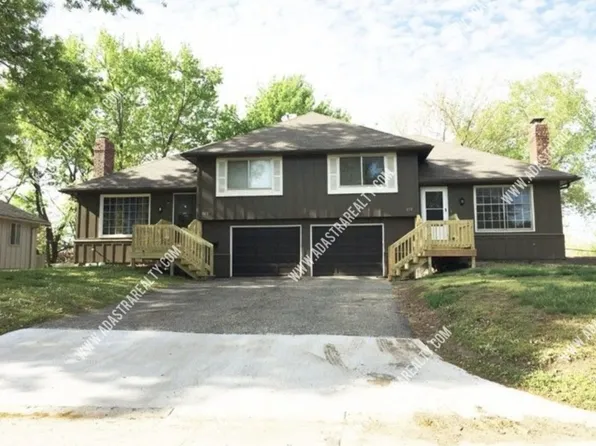 110 Brookside Dr, Paola, KS 66071