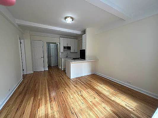 2nd image of 134 W 58th St APT 1606