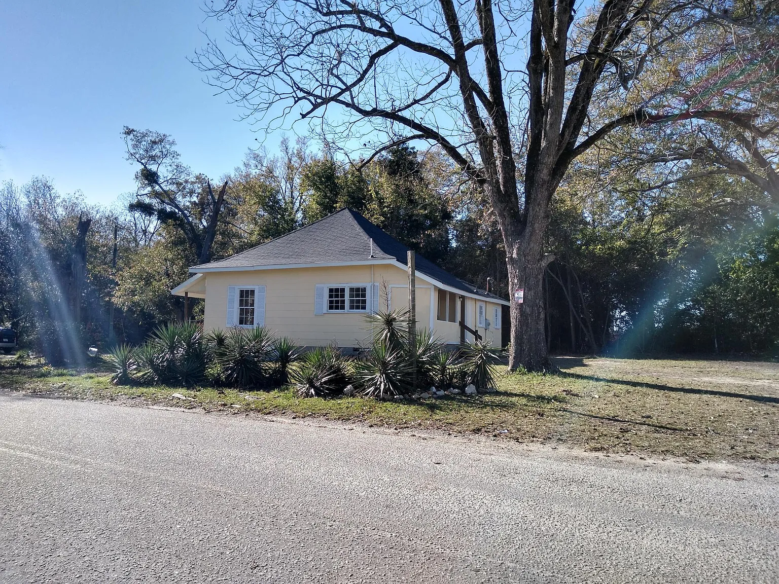 2 Stokes St — Photo 4