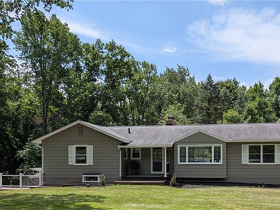 2nd image of 4564 Larkspur Ln