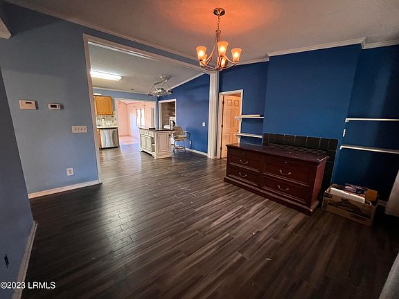 3rd image of 32 Baywood Drive