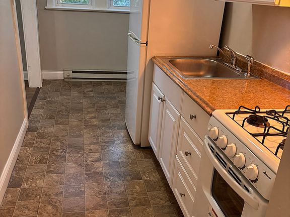 2nd image of 125 E Bettlewood Ave #11