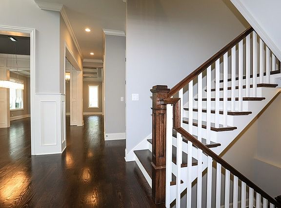 4th image of 145 Joanne Ln
