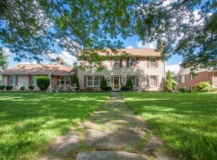 701 Sharon Dr, Johnson City, TN 37604
