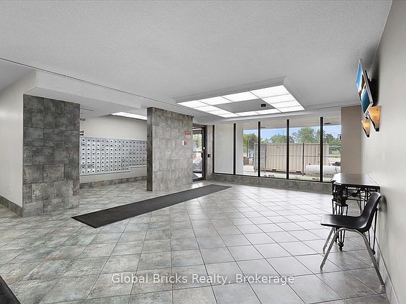 2nd image of 17 Knightsbridge Rd #1103