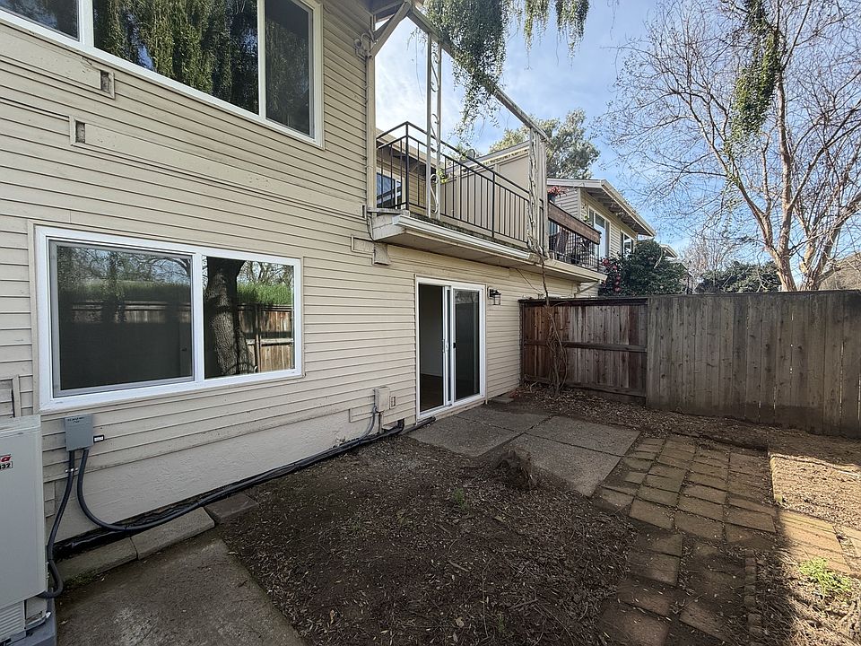 1st image of 8235 La Riviera Dr #1