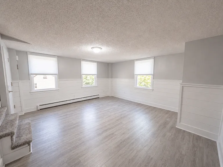 220 Weir St #4 — Photo 7