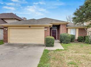 625 Woodacre Dr, Grand Prairie, TX 75052