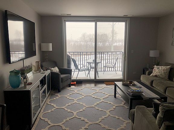 4th image of 300 Village Cir Unit 209